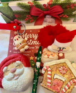 Personalised Christmas Gift Box – Santa Edition | Cosy Festive Hamper with Bath Treats & Accessories