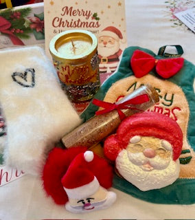 Personalised Christmas Gift Box – Santa Edition | Cosy Festive Hamper with Bath Treats & Accessories