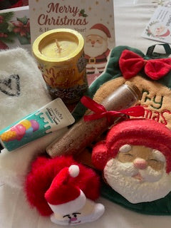 Personalised Christmas Gift Box – Santa Edition | Cosy Festive Hamper with Bath Treats & Accessories